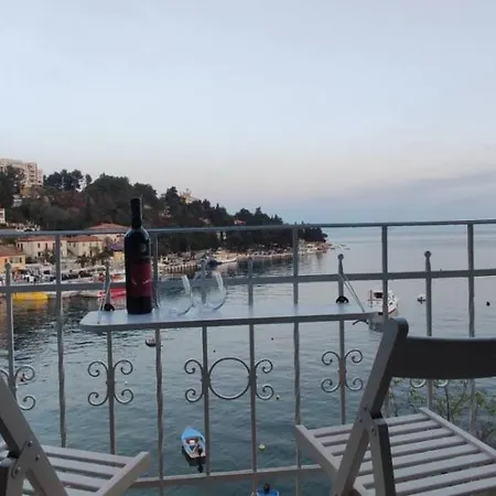 Apartment Beautiful Seaside 2 Bedroom Babina