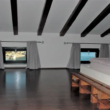 Beautiful Seaside 2 Bedroom Babina Appartamento Rabac